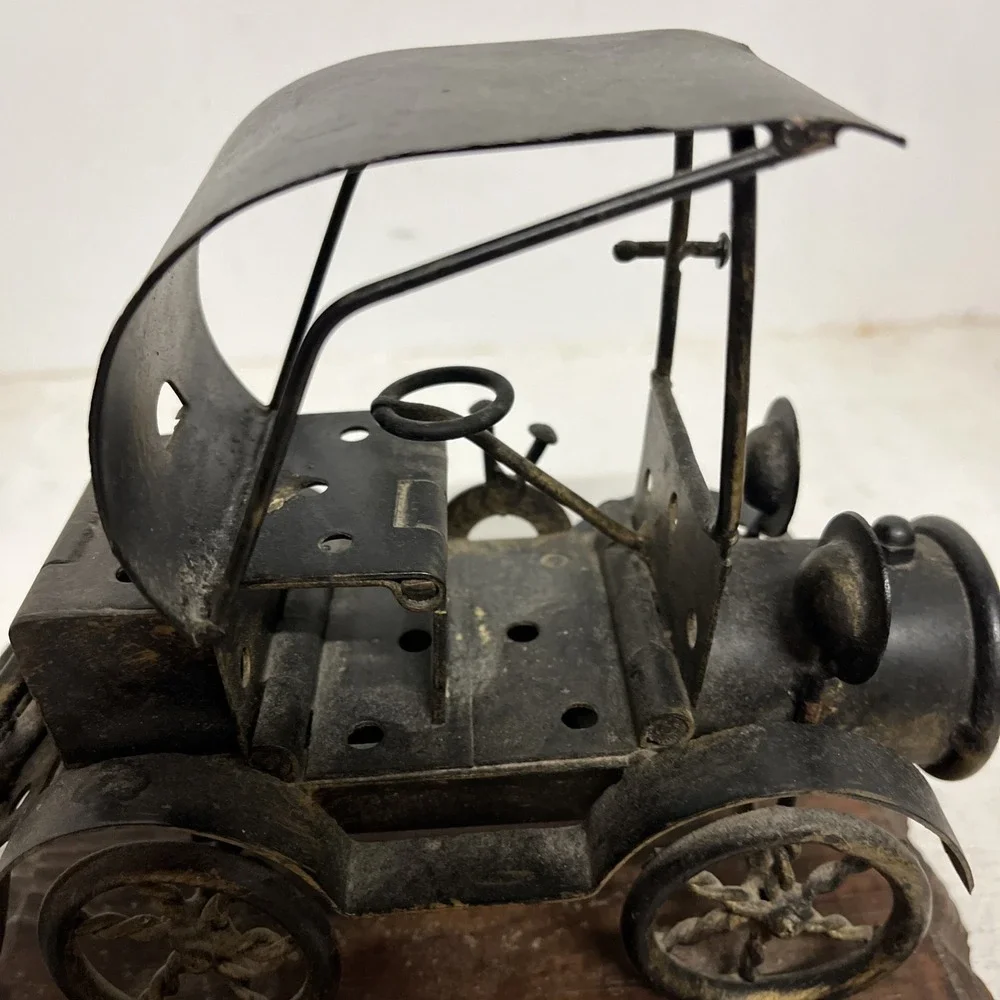 VINTAGE METAL CAST IRON MODEL T FORD WITH CRANK ON WOOD PLAQUE DISPLAY